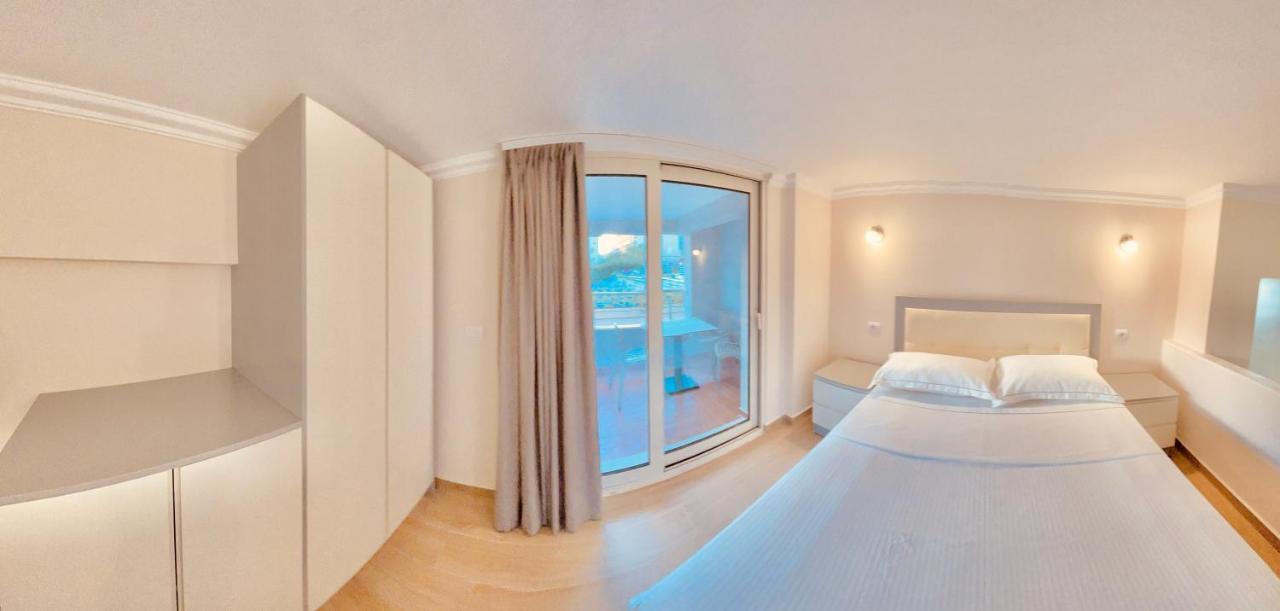 Flor’s Villas Durrës Exteriör bild