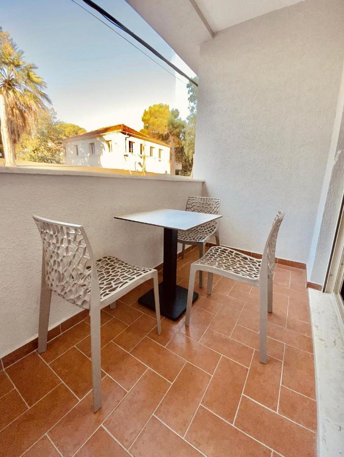Flor’s Villas Durrës Exteriör bild