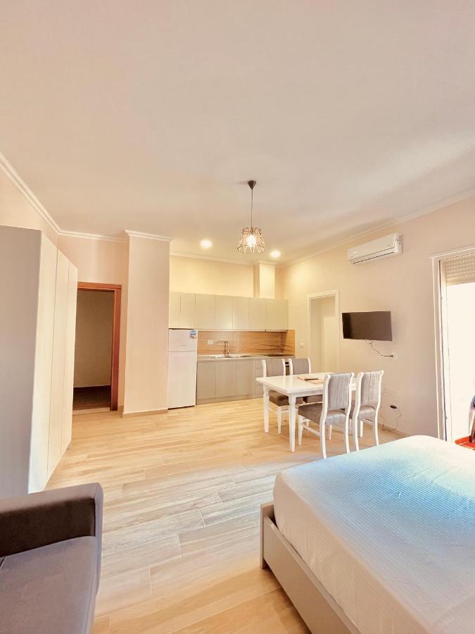 Flor’s Villas Durrës Exteriör bild