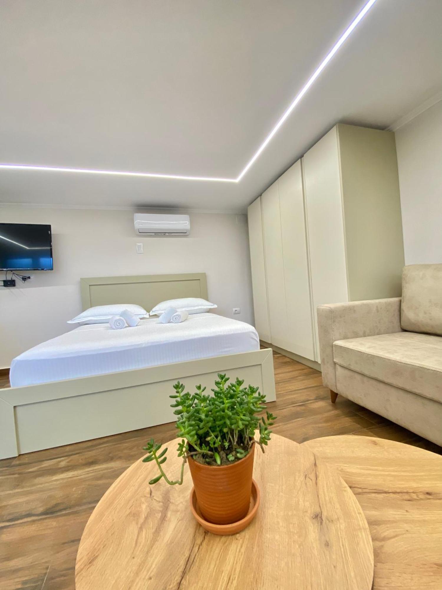 Flor’s Villas Durrës Exteriör bild