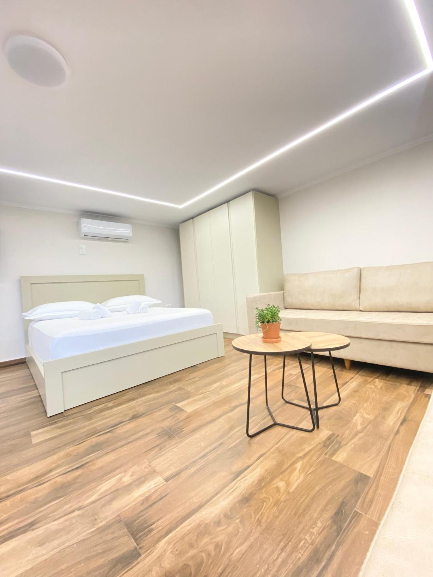 Flor’s Villas Durrës Exteriör bild