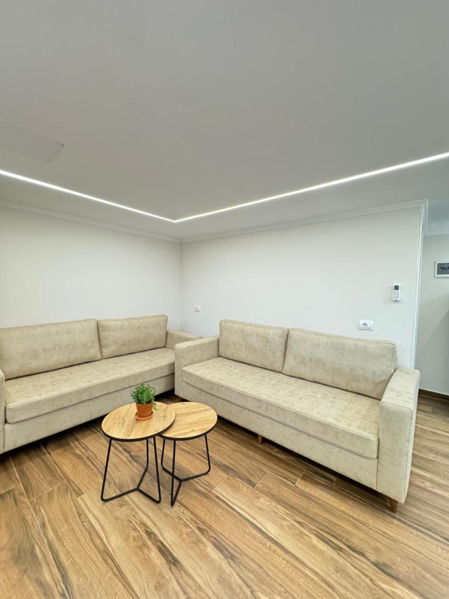 Flor’s Villas Durrës Exteriör bild