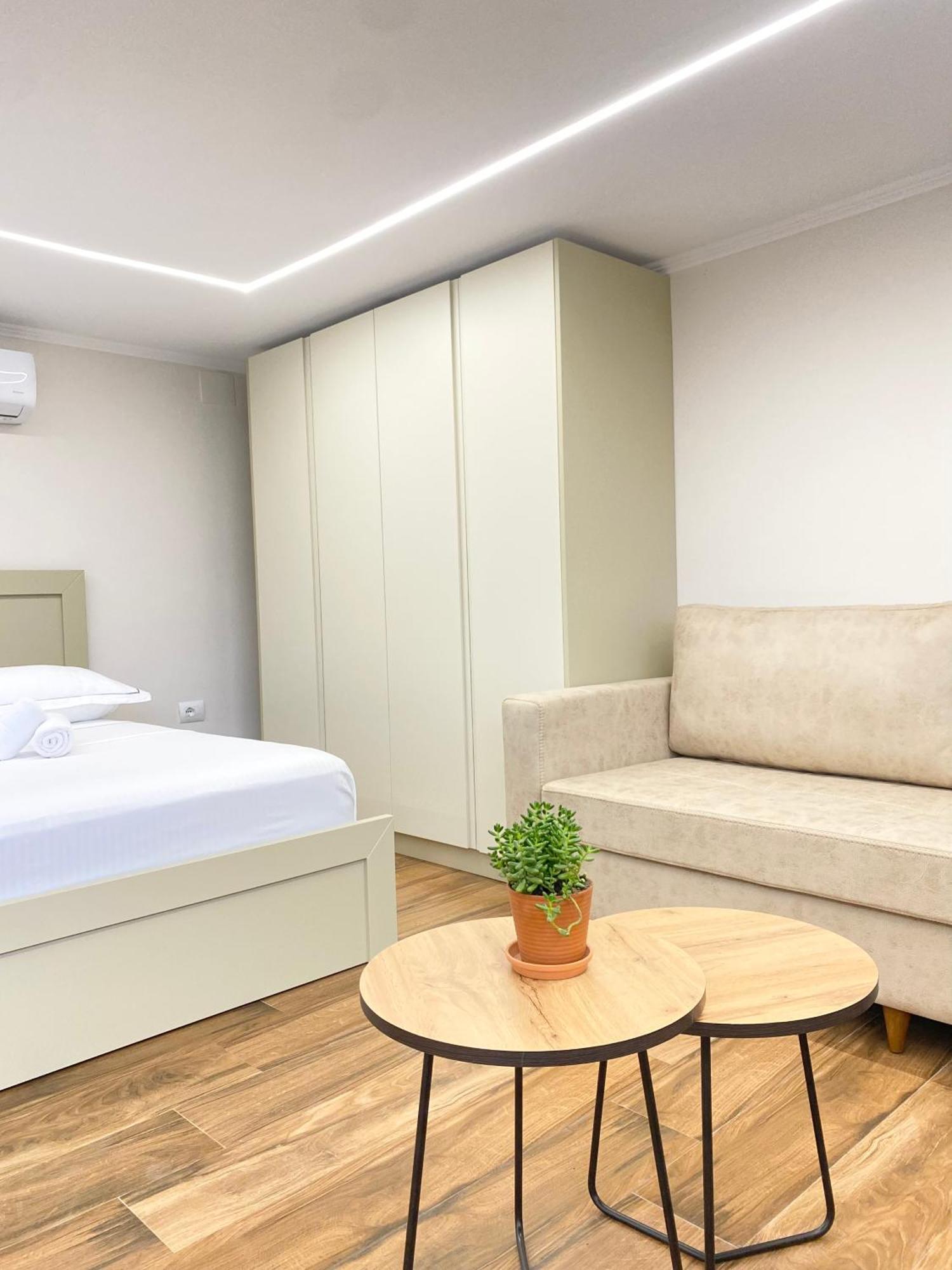 Flor’s Villas Durrës Exteriör bild
